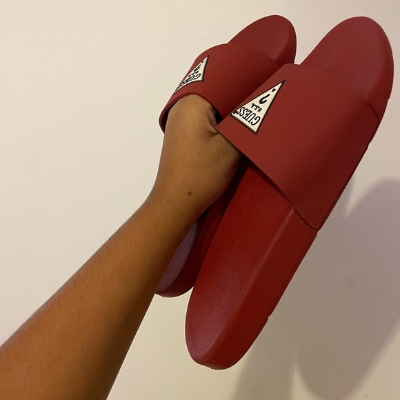 Guess red slides - Picture 5 of 8